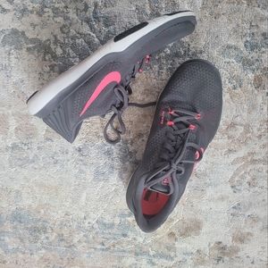 Nike Flywire Grey and Pink Running Tennis Shoes and Sneakers